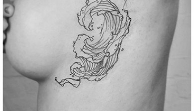 katriningwersentattoo katriningwersen katrin ingwersen allstyletattooberlin allstyletattoo allstyle tattooberlin tattoo berlin ink fineline finelinetattoo wave wavetattoo welle