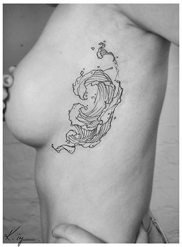 katriningwersentattoo katriningwersen katrin ingwersen allstyletattooberlin allstyletattoo allstyle tattooberlin tattoo berlin ink fineline finelinetattoo wave wavetattoo welle