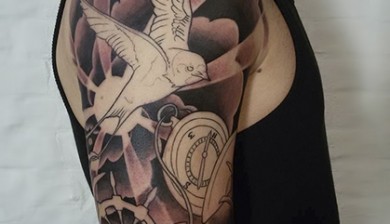 marclane marclanetattoo marc lane allstyletattooberlin allstyletattoo allstyle tattooberlin tattoo berlin ink blackngrey black white swallow swallowtattoo schwalbe schwalbentattoo