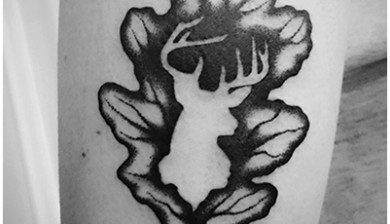 sajosuriel sajosurieltattoo sajo suriel allstyletattooberlin allstyletattoo allstyle tattooberlin tattoo berlin ink oak leaf oaktattoo leaftattoo deer deertattoo