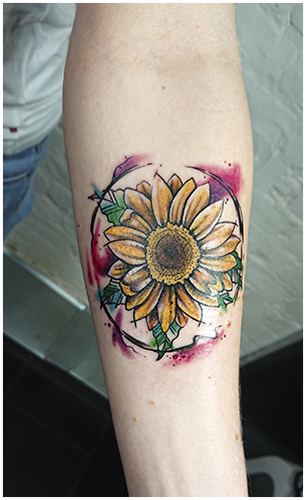 sajosurieltattoo sajosuriel sajo suriel flower flowertattoo blossom blossomtattoo color colortattoo allstyletattooberlin allstyletattoo allstyle tattooberlin tattoo berlin ink