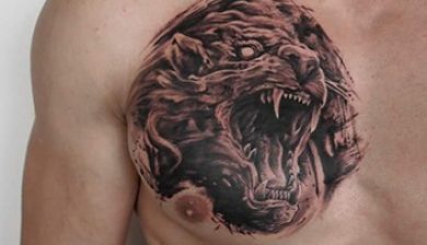rouvenmaternetattoo rouvenmaterne allstyletattooberlin allstyletattoo berlintattoo tattooberlin lion liontattoo loewe abstract chestpiece chesttattoo brusttattoo blackwork blackworksubmission blxckink darkartists