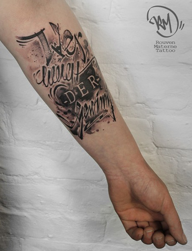 The daring will prevail. Mid-week motivation by Rouven Materne. Get a mantra to permanently motivate you throughout your life. allstyletattoo allstyletattooberlin allstyle rouvenmaterne rouvenmaternetattoo lettering motivationalink permanentmotivation permanentemotivation motivationstattoo blxckink darkartists watercolortattoo berlintattooartists