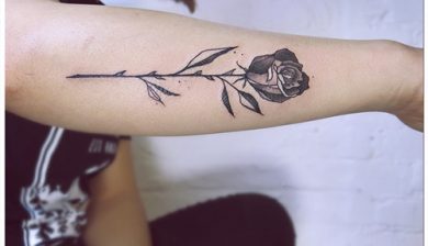 rose rosetattoo blackrose blackrosetattoo blumentattoo blume floralestattoo flowertattoo flower tattoo floral unterarmtattoo lowerarmtattoo floraltattoo armtattoo geometrictattoo linework fineline finelinetattoo fineart berlin katriningwersen katriningwersentattoo allstyletattooberlin allstyletattoo