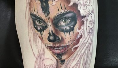 missnico missnicotattoo allstyletattooberlin allstyletattoo lacatrina lacatrinatattoo tattooinprogress firstsessiontattoo tattoo ink diadelosmuertes berlintattoo tattooberlin germantattooers thightattoo oberschenkeltattoo mexicanstyletattoo illustrativetattoo