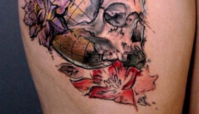 daniswaynetattoo dani_swayne daniswayne allstyletattooberlin allstyletattoo skulltattoo skullandflowers schädeltattoo totenkopftattoo sketchtattoo girlytattoo mädchentattoo skullsforgirls thightattoo oberschenkeltattoo prettytattoo sweettattoo illustrativetattoo blümchentattoo flowertattoo