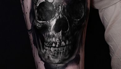 daniswaynetattoo daniswayne allstyletattooberlin allstyletattoo thighpiece oberschenkeltattoo realistictattoo blackandgreytattoo blackngrey aquarelltattoo graphictattoo darktattoo skulltattoo totenkopftattoo skull totenkopf