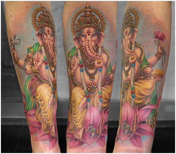 missnicotattoo missnico allstyletattooberlin allstyletattoo ganesha ganeshatattoo indiantattoo indischestattoo indischegottheit hinduistischestattoo indiandeity hindudeity hindutattoo colortattoo tattoo ink illustrativetattoo cooltattoo besttattoo berlintattoo tattooberlin germantattooers tattooart detailedtattoos