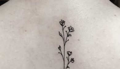 smalltattoo delicateflowers floraltattoo flowers flowertattoo smalltat tinytattoo finelines rückentattoo backtattoo finelinetattoo sajosuriel sajo sajotattoo allstyletattoo allstyletattooberlin jyväskylä tattooconvention berlin tattoo girlswithtattoos girlietattoo jkl_tattoo_convention