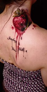 daniswaynetattoo dani_swayne daniswayne allstyletattooberlin allstyletattoo colorrealistictattoos colorrealism farbrealistischetattoos farbrealismus strawberryfieldsforever strawberryfields erdbeertattoo obsttattoo strawberrytattoo fruittattoos nackentattoo necktattoo