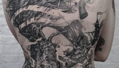 rouvenmaternetattoo rouvenmaterne allstyletattooberlin allstyletattoo backpiece backpiecetattoo rückentattoo blackworksubmission blxckink darkartists schaukelndesmädchen dotwork düsterestattoo sinistertattoo abovetherim amabgrund obscuretattooart