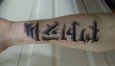 lettering crackedskin blackandwhite blackandgreytattoo blackngrey sajosuriel sajo sajotattoo allstyletattoo allstyletattooberlin teamallstyle allstylefamily unterarmtattoo forearmttattoo
