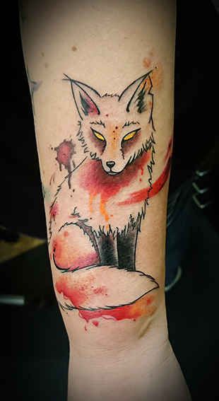 fox foxtattoo foxy animaltattoo aquarell watercolortattoo farbtattoo colortattoo unterarmtattoo forearmtattoo fuchstattoo tattooberlin wasserfarbentattoo watercolor aquarelltattoo allstyletattooberlin sajosuriel sajo sajotattoo animal creepy cute allstyletattoo