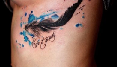 daniswaynetattoo daniswayne allstyletattooberlin allstyletattoo feathertattoo federtattoo femininetattoos tattoosforgirls underboobtattoo unterbrusttattoo watercolortattoo aquarelltattoo colortattoo realistictattoo colorrealism farbtattoo girlietattoo