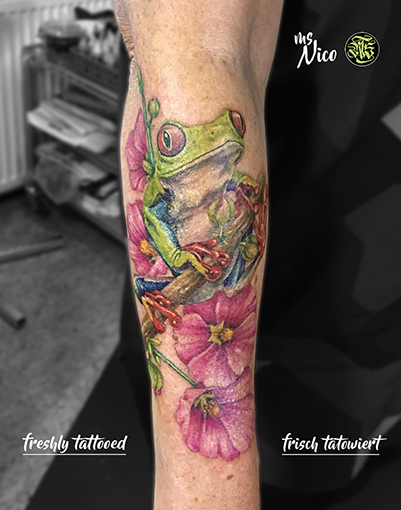 missnicotattoo missnico allstyletattooberlin allstyletattoo tattoo berlin berlintattoo tattooberlin frog frogtattoo frosch froschtattoo flowertattoo fkirons eternalink realistictattoo tattoorealistic ink inktattoo tattoolife cooltattoo nicetattoo besttattoo colortattoo berlintattoo tattooberlin germantattooers farbrealismus colorrealism colorrealistictattoo farbrealistischestattoo