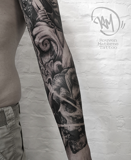 fullsleevetattoo blackandgreyfullsleeve blackngreyfullsleevetattoo blx blxckwork blacktattoo blacktattooing black darkwork blackandgreysleeve blackngreytattoo blckngrey blackngreysleeve darkart onlythedarkest arteobscurae darkinkers flashaddicted skulltattoo inprogress blackandgreytattoo dotworktattoo healedtattoo sleevetattoo germantattooers rouvenmaternetattoo rouvenmaterne allstyletattooberlin allstyletattoo